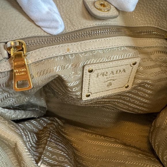 PRADA Handbag Ivory Cream Pebble Leather - Picture 6 of 12